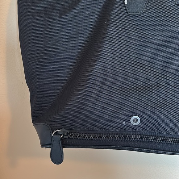 Lululemon large black duffle travel bag - Picture 3 of 16